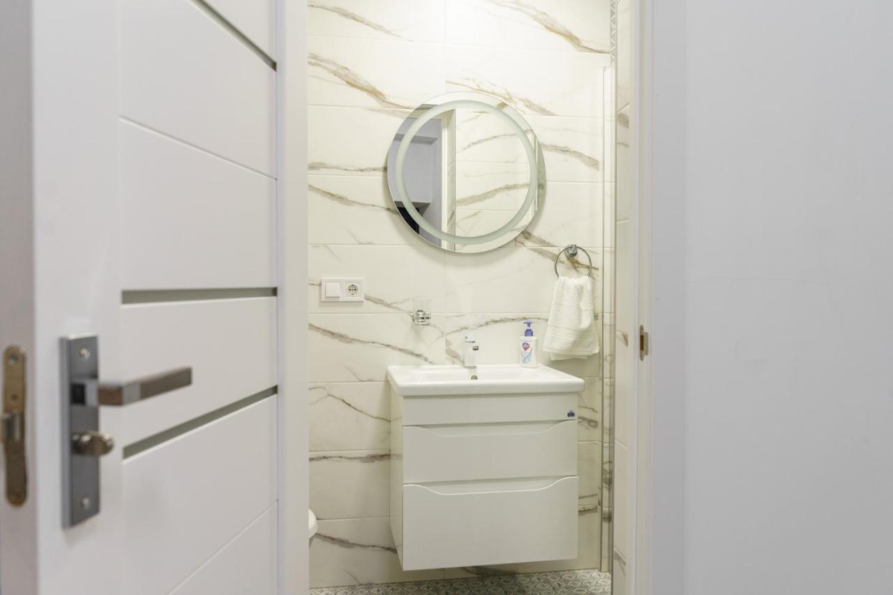 Charming Apartments In The Heart Of Lviv - Valova, Nasypna Str Екстериор снимка
