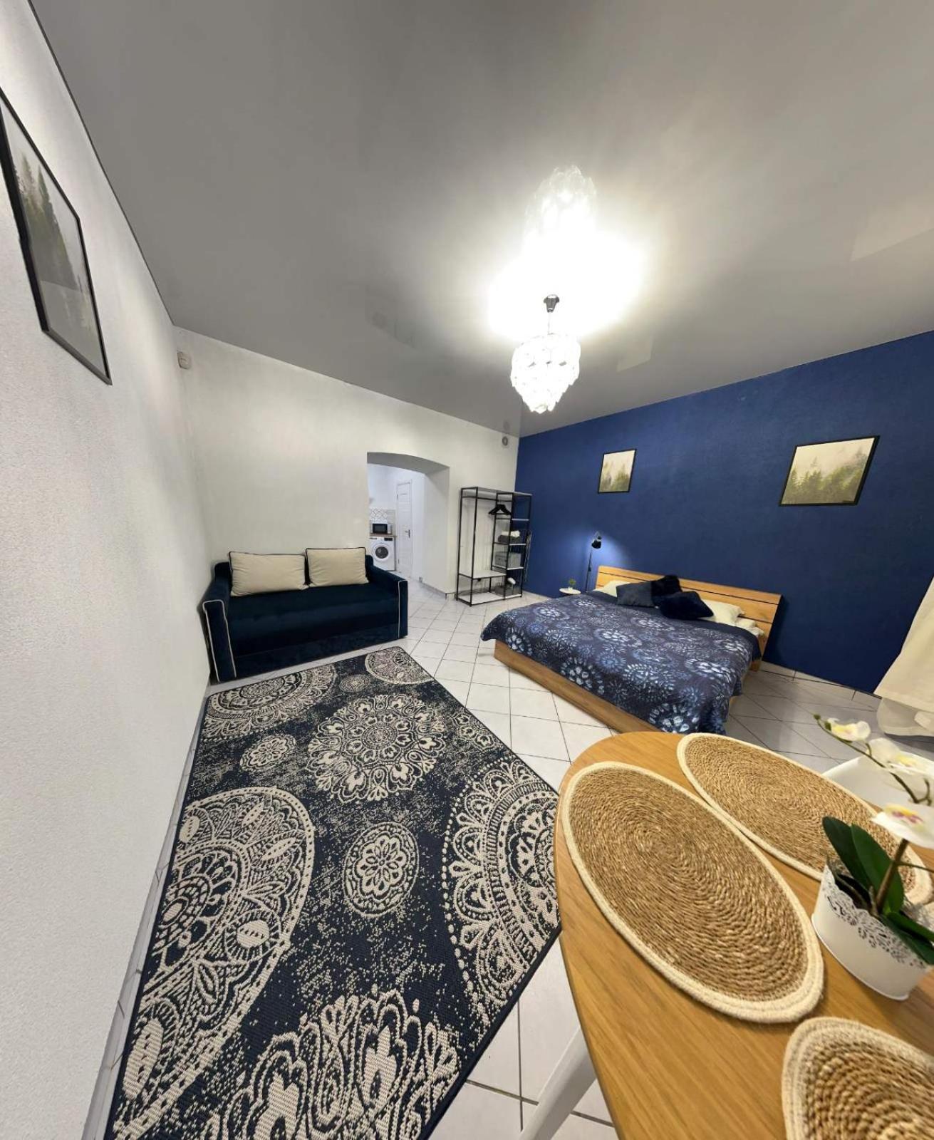 Charming Apartments In The Heart Of Lviv - Valova, Nasypna Str Стая снимка